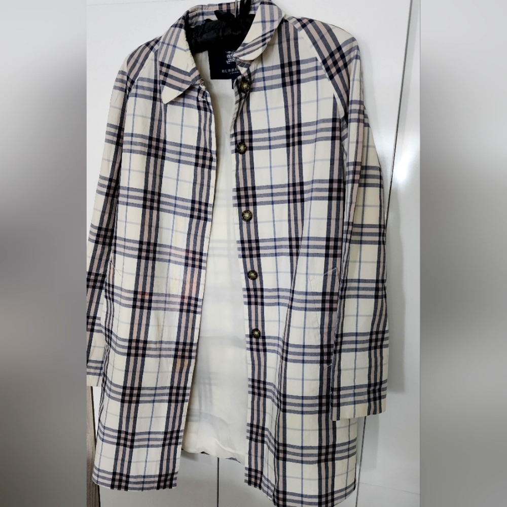 Burberry London trench coat size 6